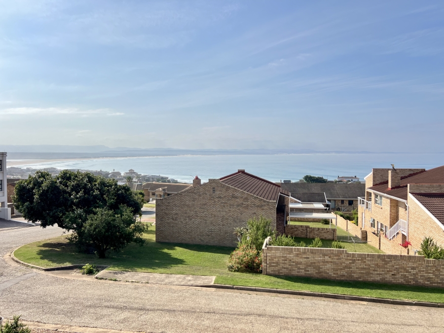 3 Bedroom Property for Sale in Wavecrest Eastern Cape